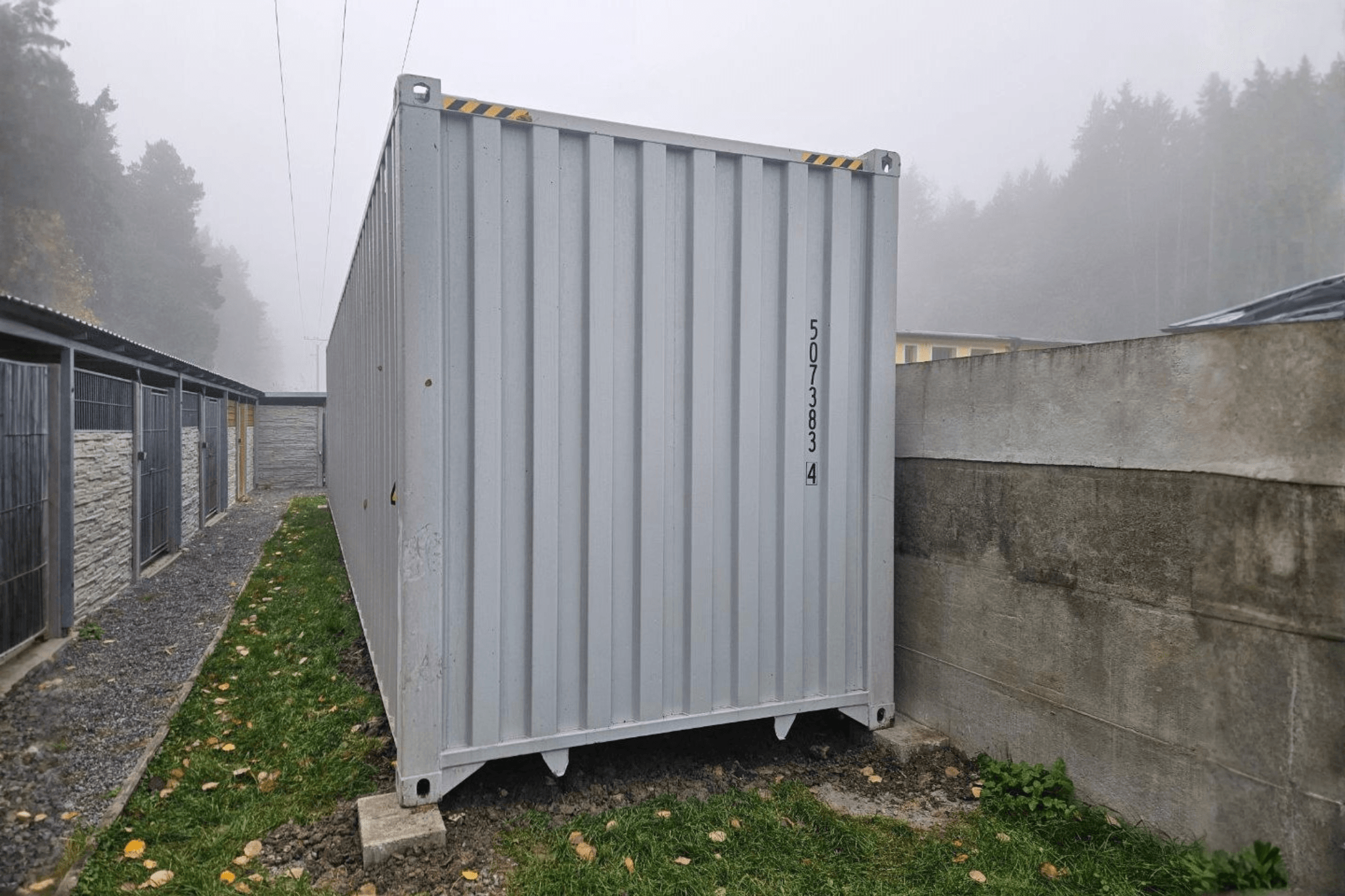 Lodní kontejner 40′ HC ve kvalitě ONE TRIP, barva světle šedá