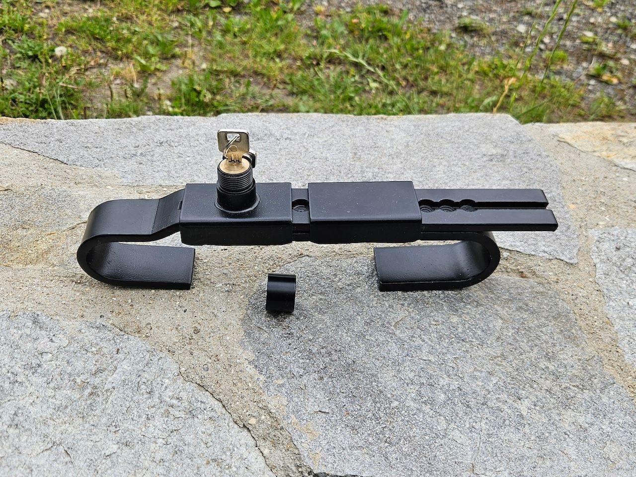 Ocelový tyčový zámek