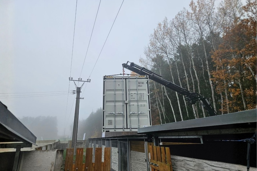 Lodní kontejner 40′ HC ve kvalitě ONE TRIP, barva světle šedá