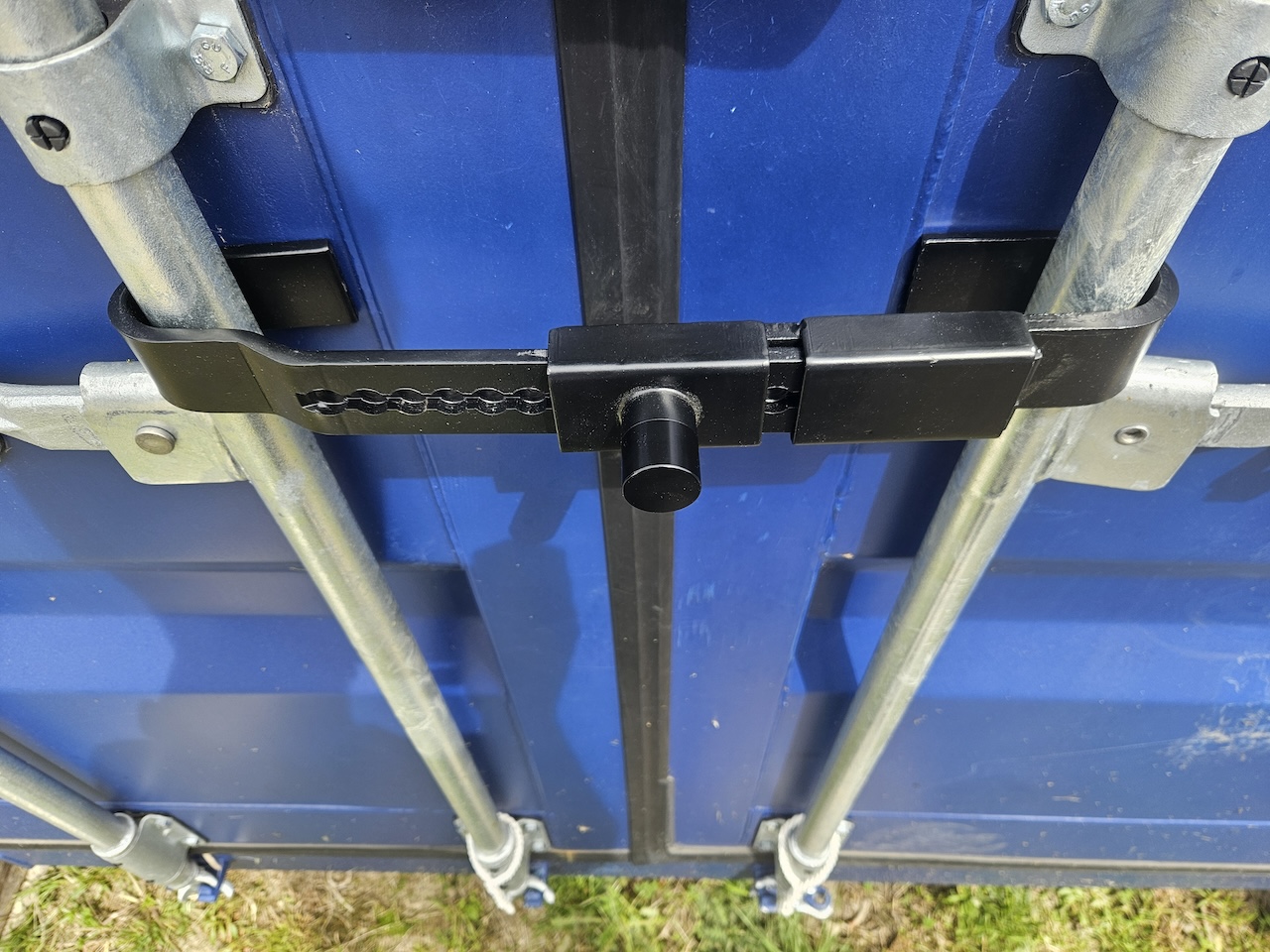 Ocelový tyčový zámek